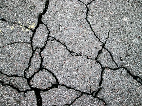 Driveway Crack Filling in Middletown