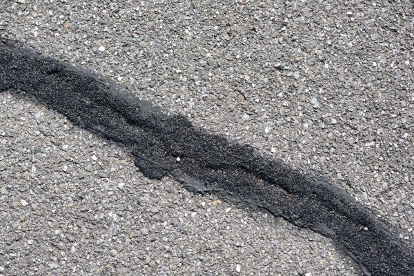 Asphalt Crack Sealing in Middletown
